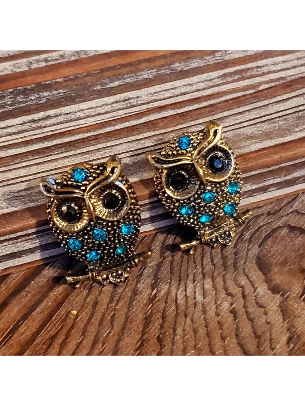 Thinking Owl Bronze Vintage 90s Y2K New Crystal Stud Earrings Teal Blue